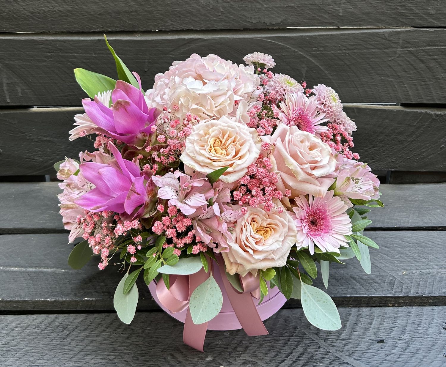 M05 - Mixed Flowers in a box