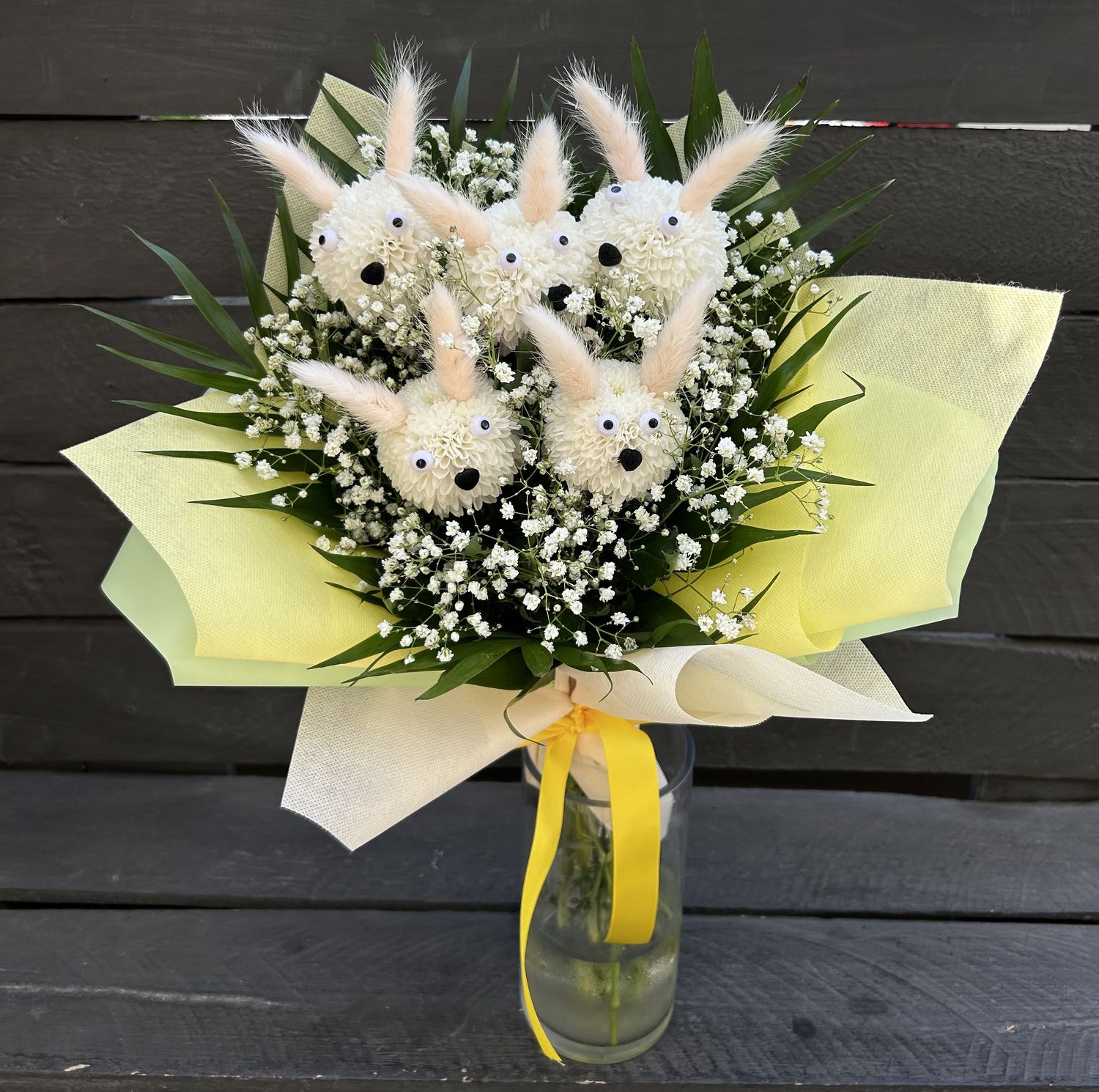 B04 - Crazy Rabbits Bouquet