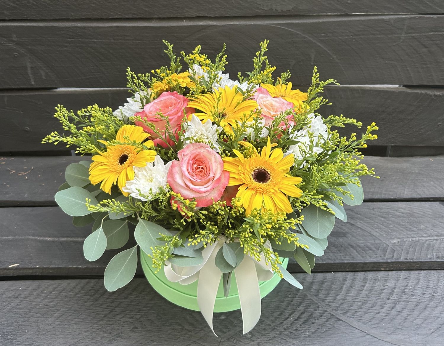 M14 - Mixed Flowers in a box