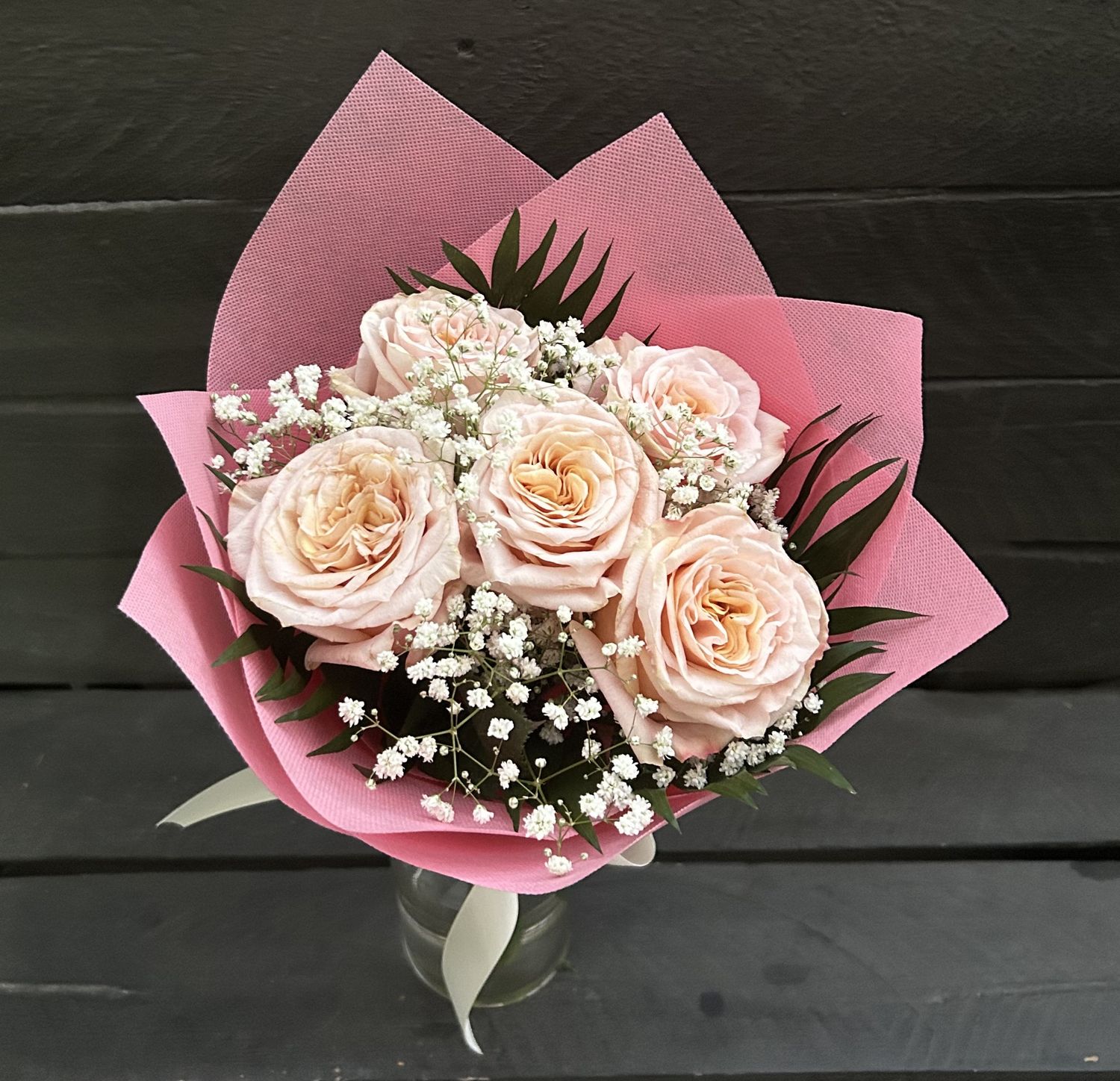 B06 - 5 Shimmer Roses Bouquet