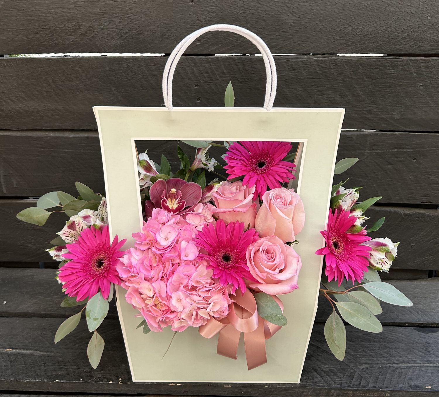 M01 - Mixed Flowers in a bag