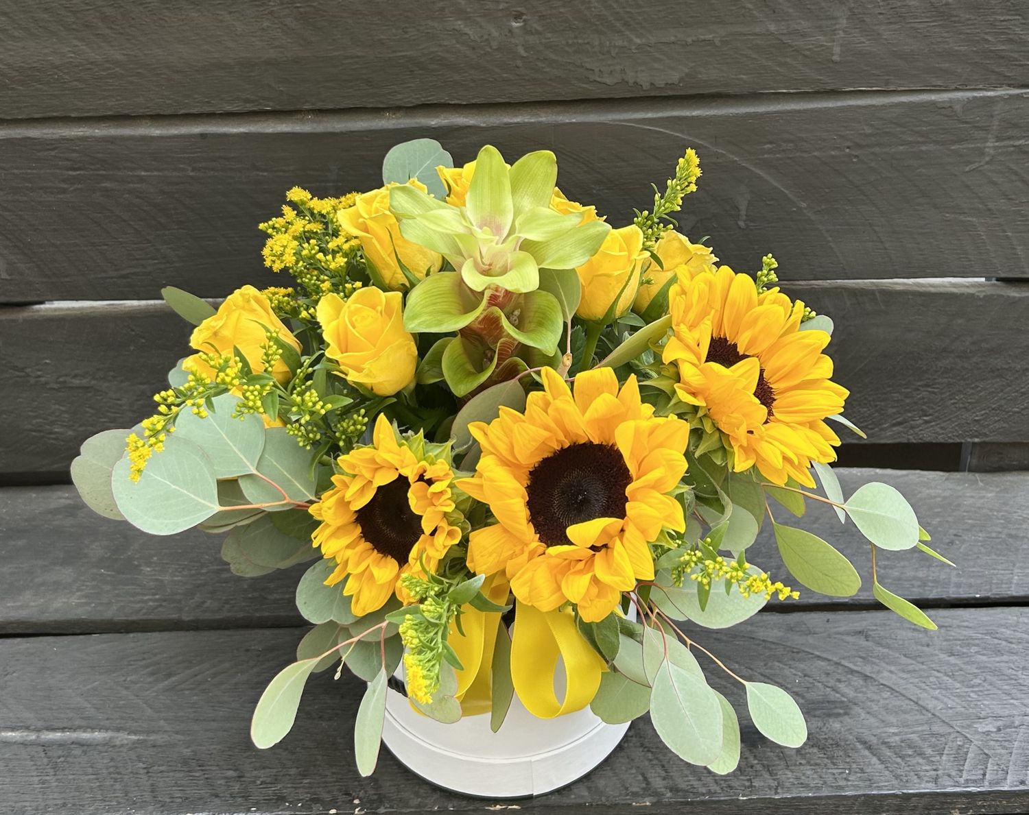 M12 - Mixed Flowers in a box