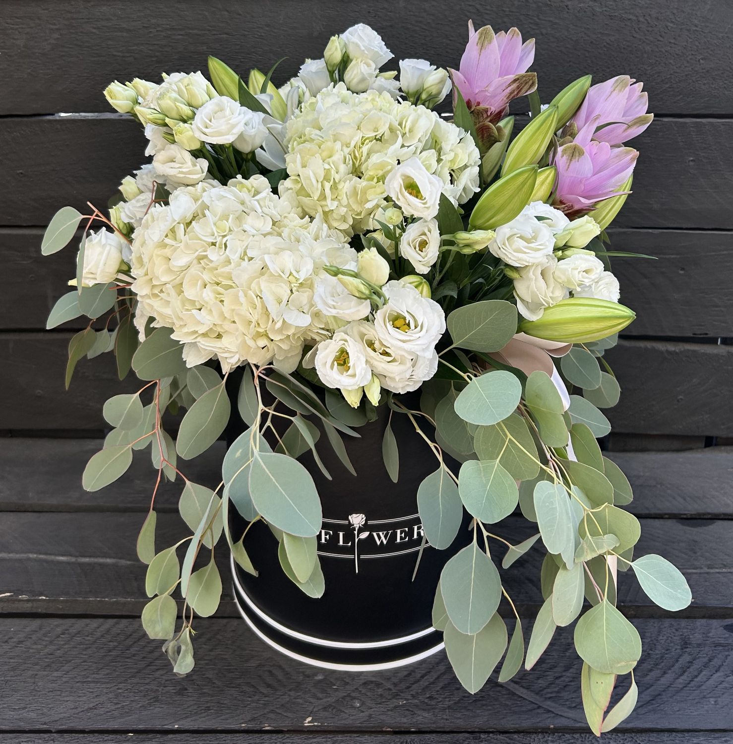 M04 - Mixed Flowers in a box