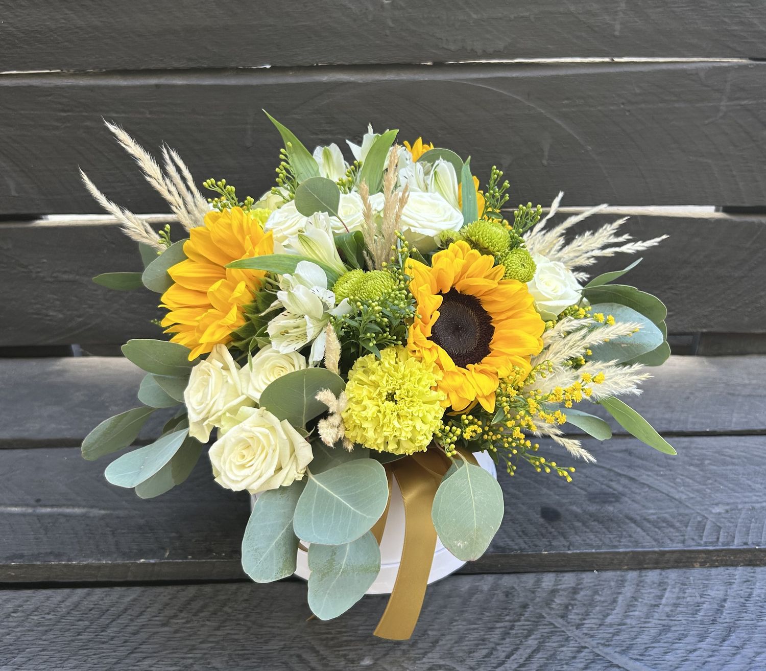 M05 - Mixed Flowers in a box