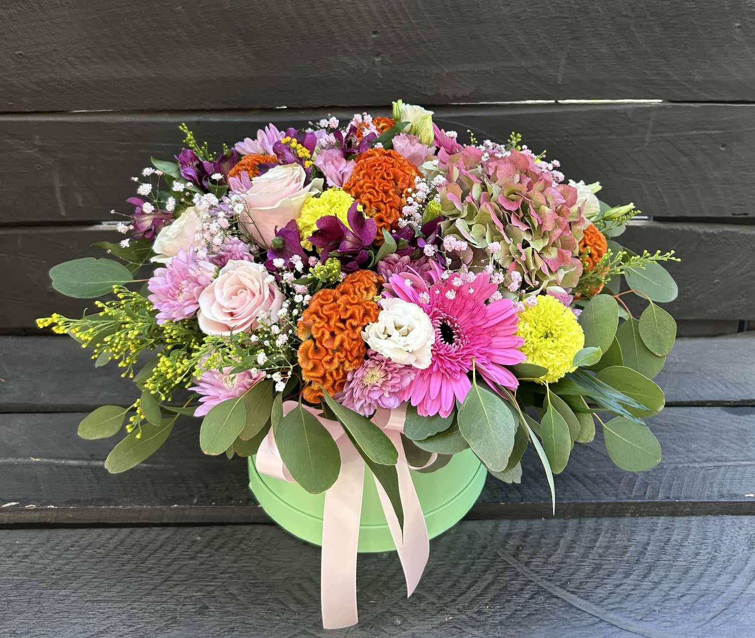 M01 - Mixed Flowers in a box