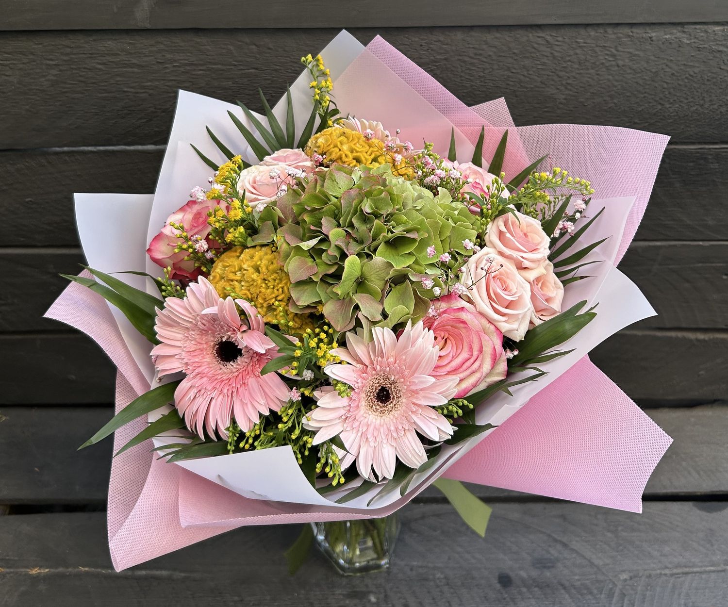B08 - Mixed Flowers Bouquet