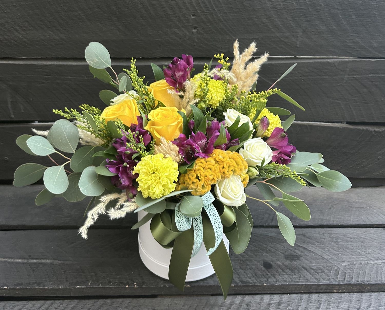 M08 - Mixed Flowers in a box
