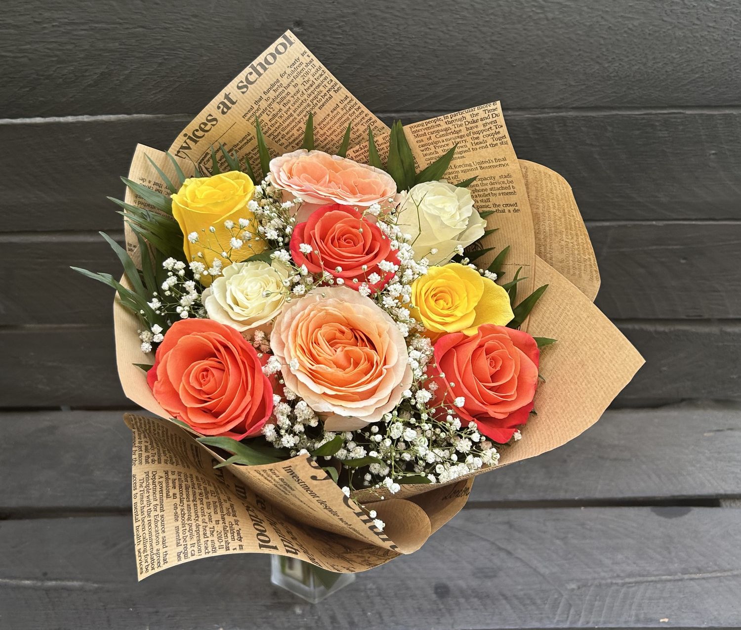 B03 - 9 Mix Roses Bouquet