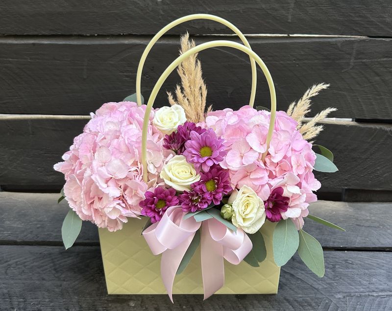 M02 - Mixed Flowers in a bag