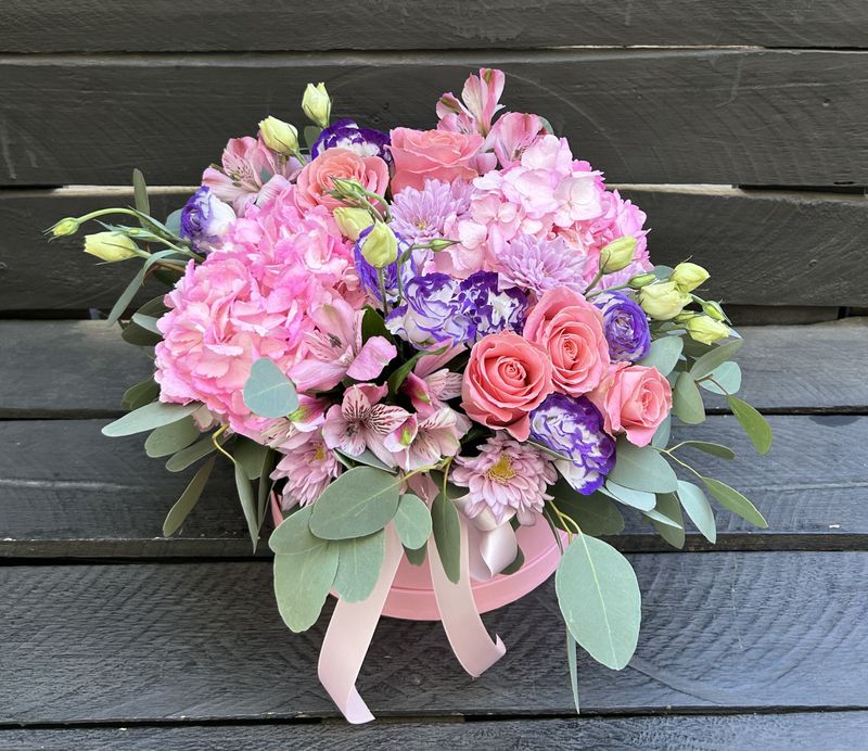 M05 - Mixed Flowers in a box