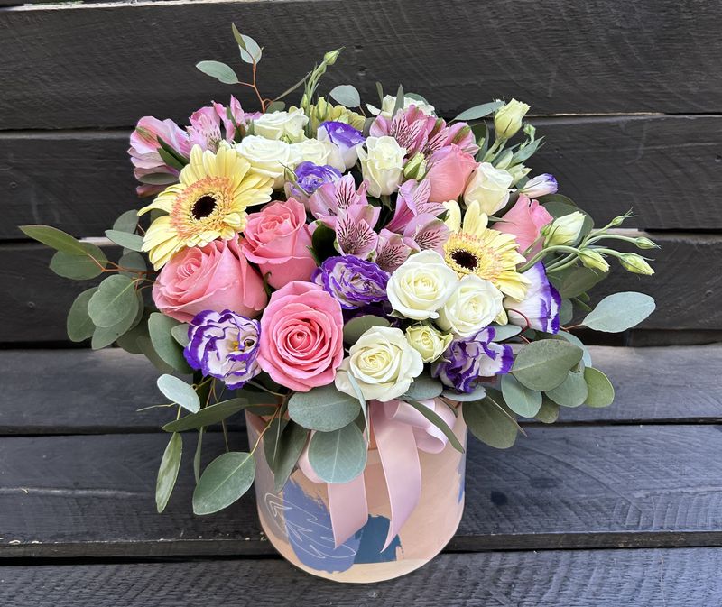 M06 - Mixed Flowers in a box