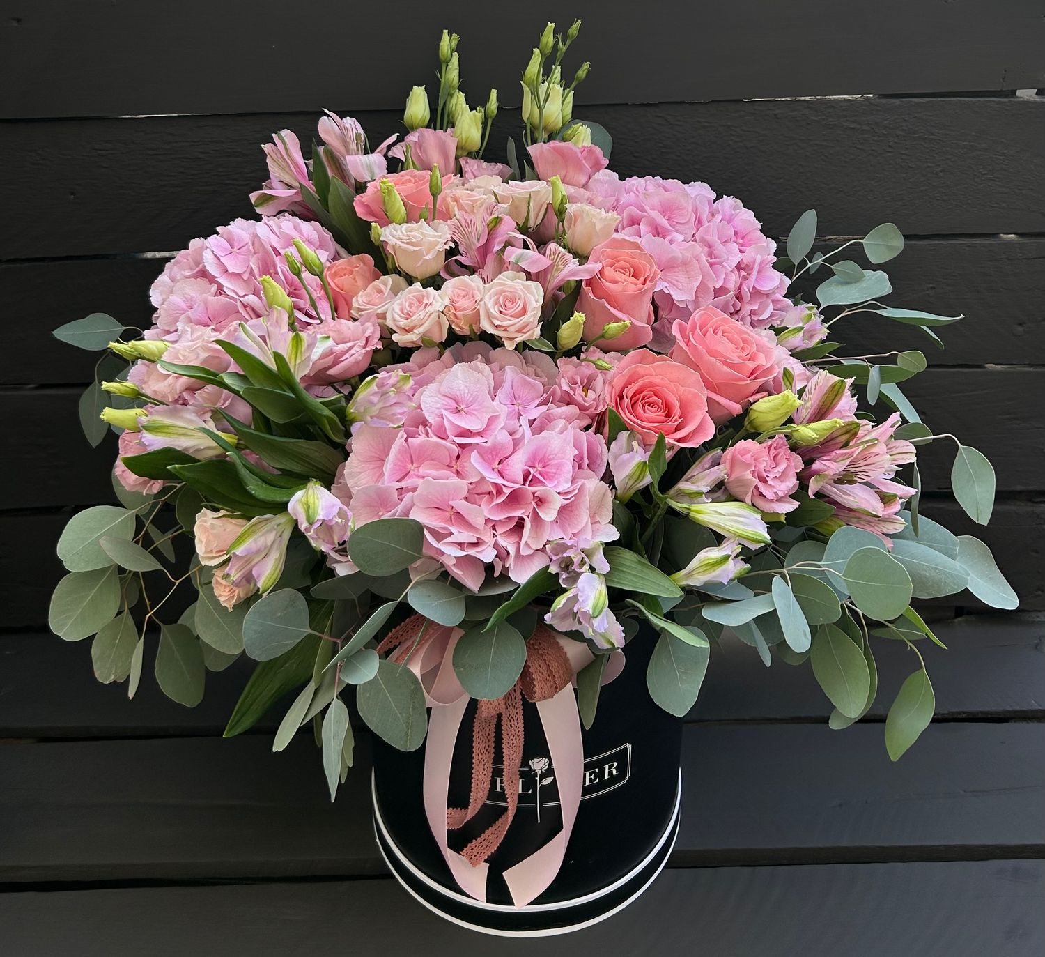 M06 - Mixed Flowers in a box