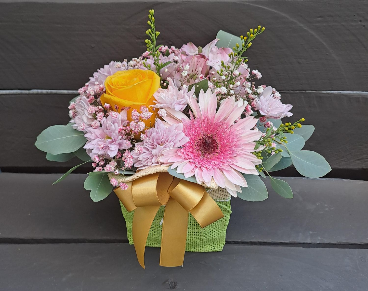 M02 - Mixed Flowers in a bag