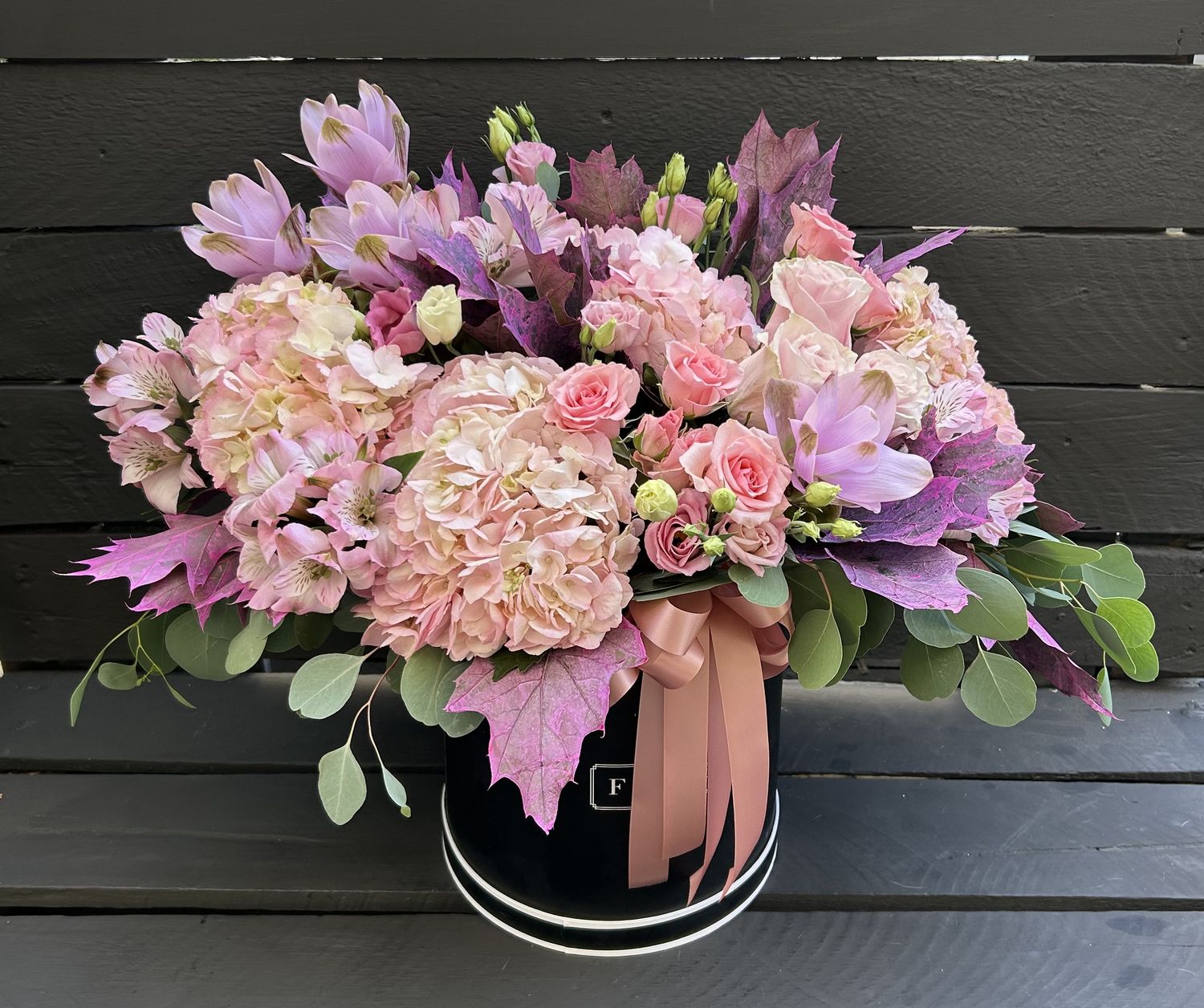 M09 - Mixed Flowers in a box