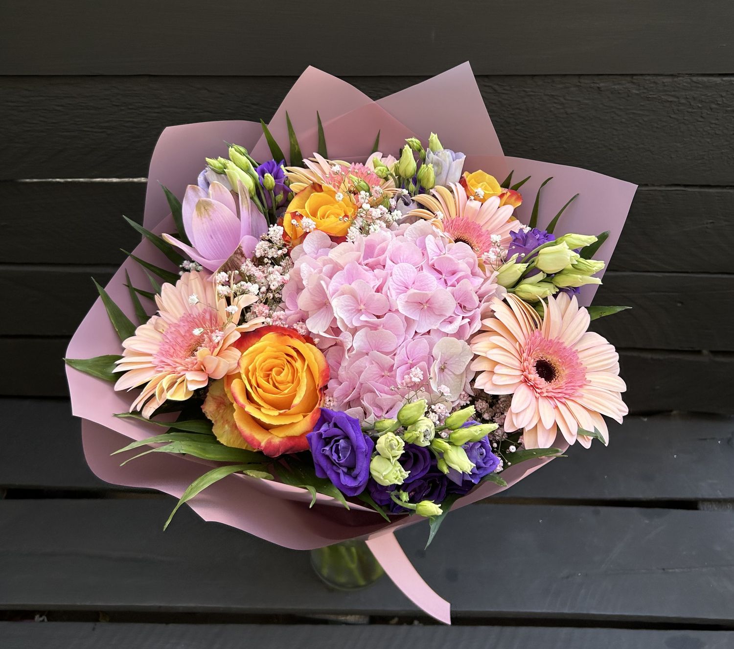 B04 - Mixed Flowers Bouquet