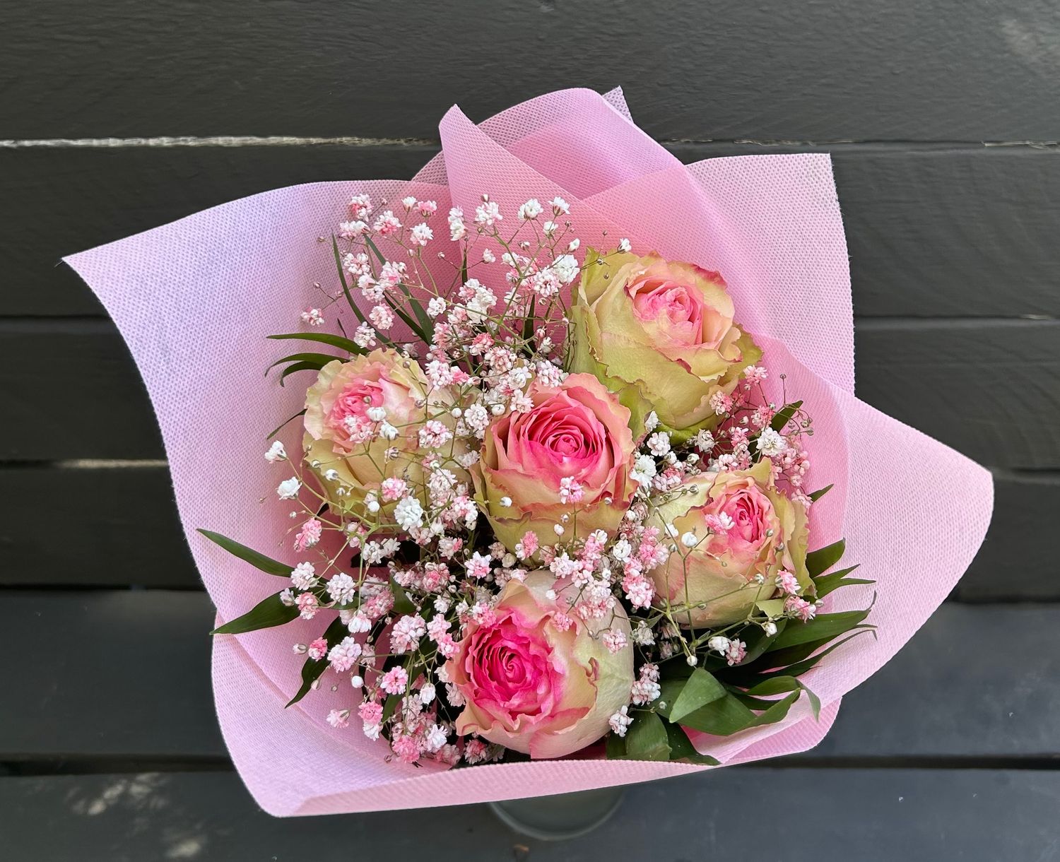 B07 - 5 Esperance Roses Bouquet