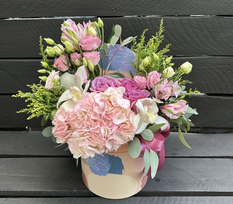M05 - Mixed Flowers in a box