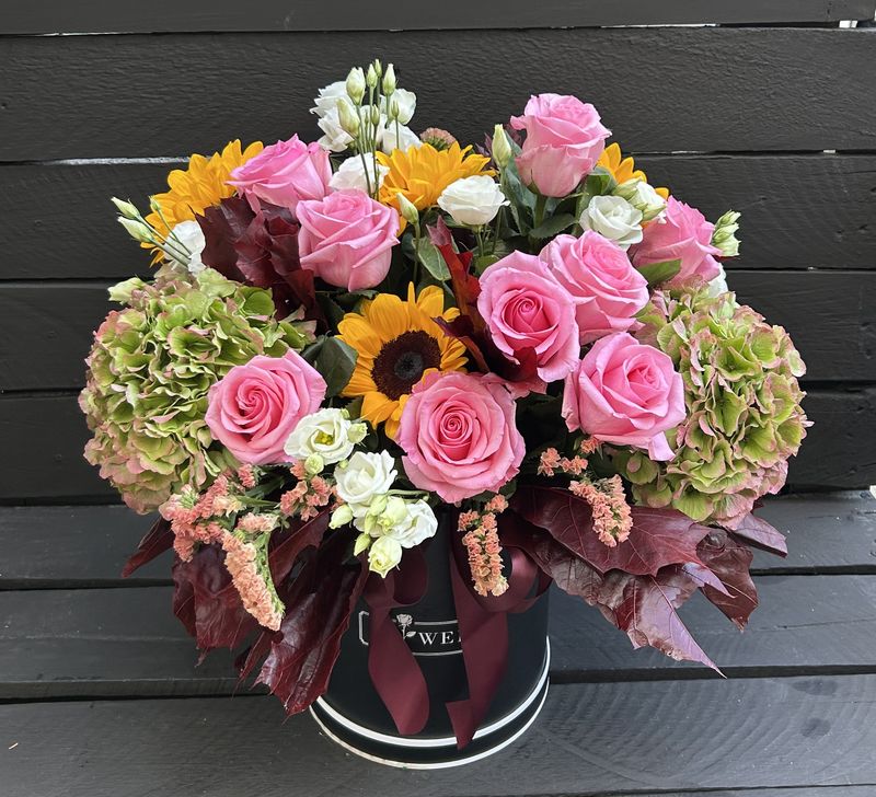M11 - Mixed Flowers in a box