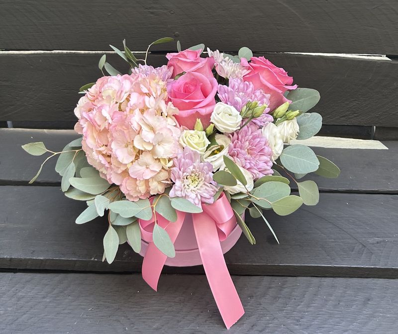 M08 - Mixed Flowers in a box