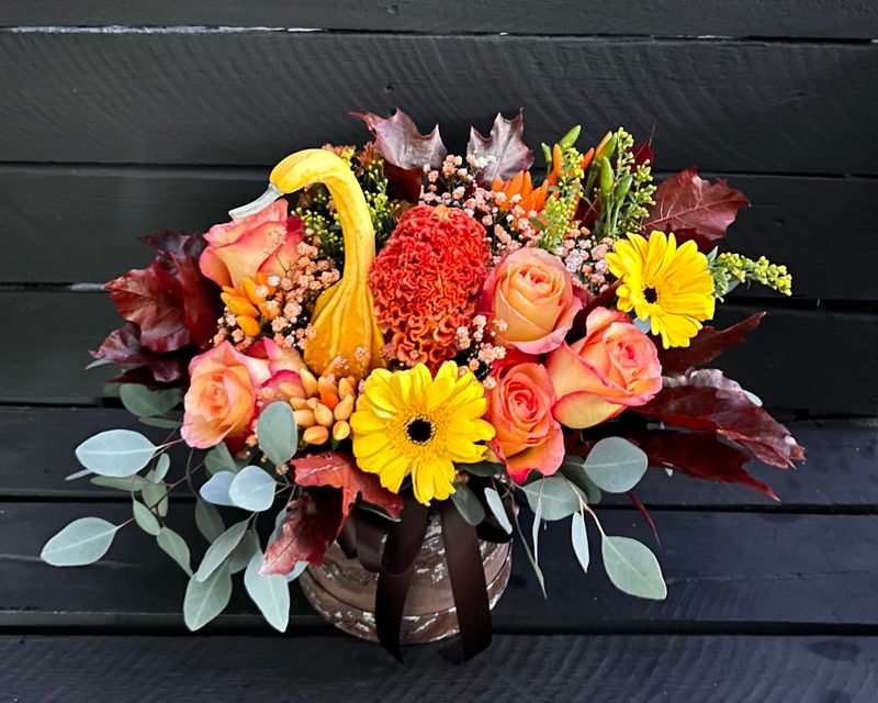 M07 - Mixed Flowers in a box (Autumn Vibes)