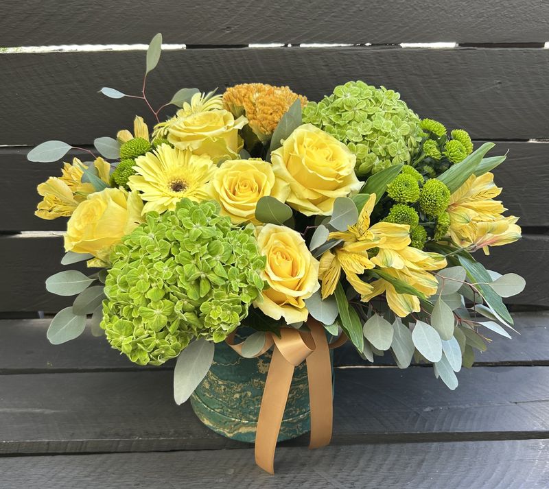 M14 - Mixed Flowers in a box