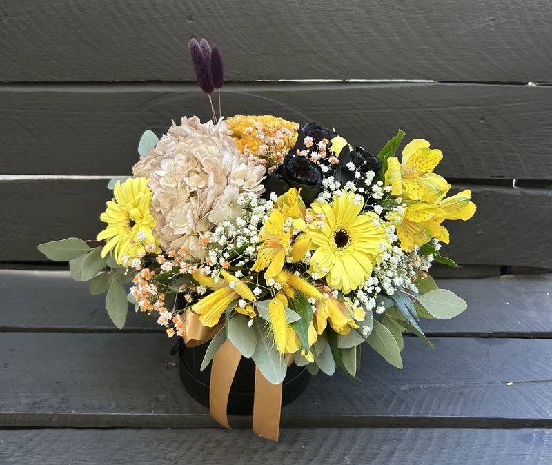 M02 - Mixed Flowers in a box