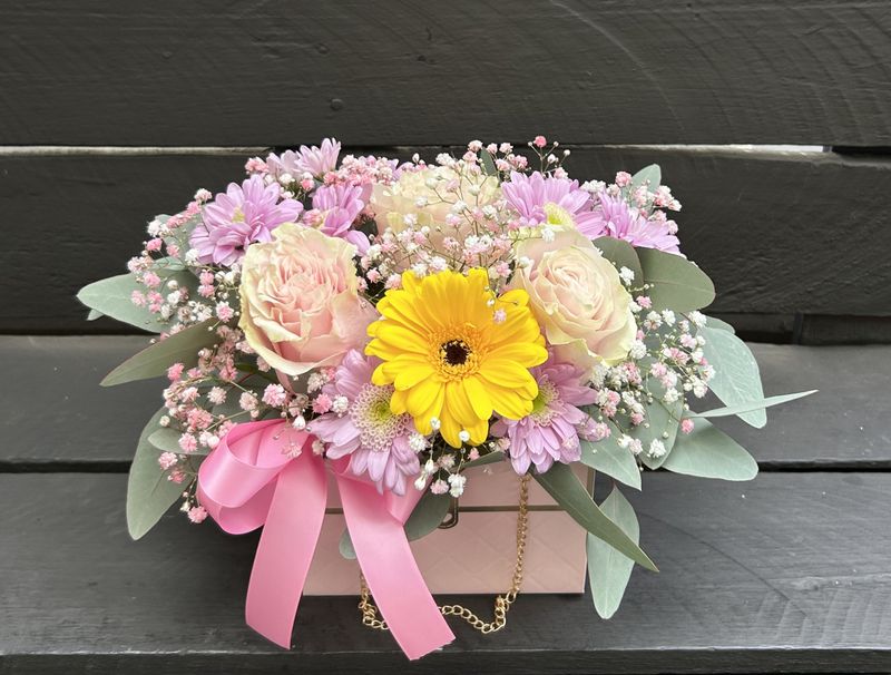 M04 - Mixed Flowers in a bag