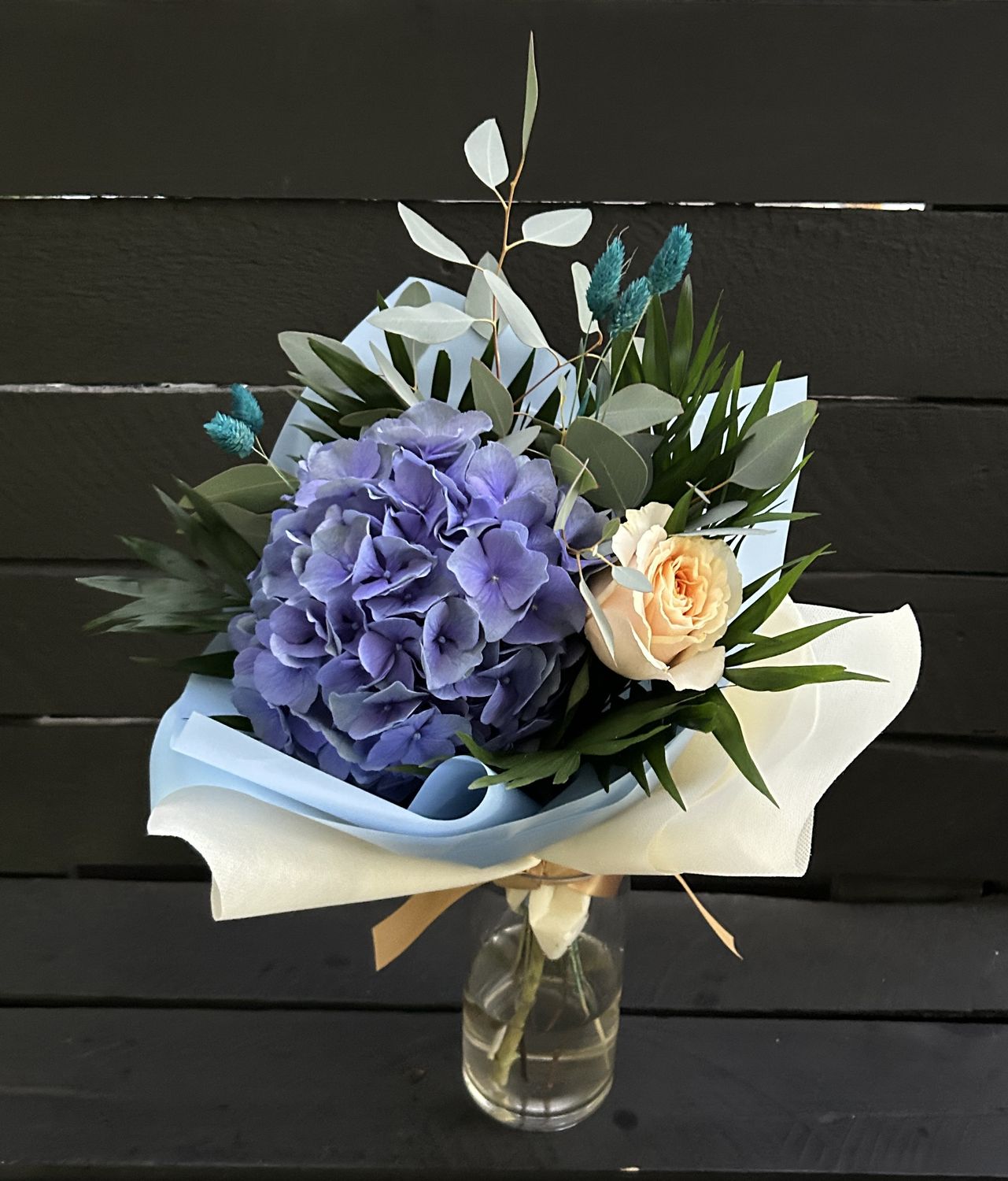 B03 - Mixed Flowers Bouquet