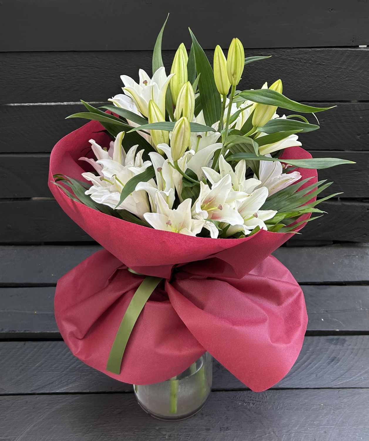 B04 - Oriental Lilys Bouquet
