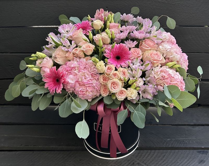 M05 - Mixed Flowers in a box