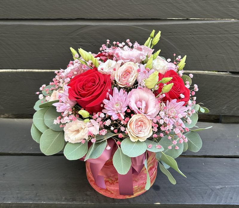 M06 - Mixed Flowers in a box