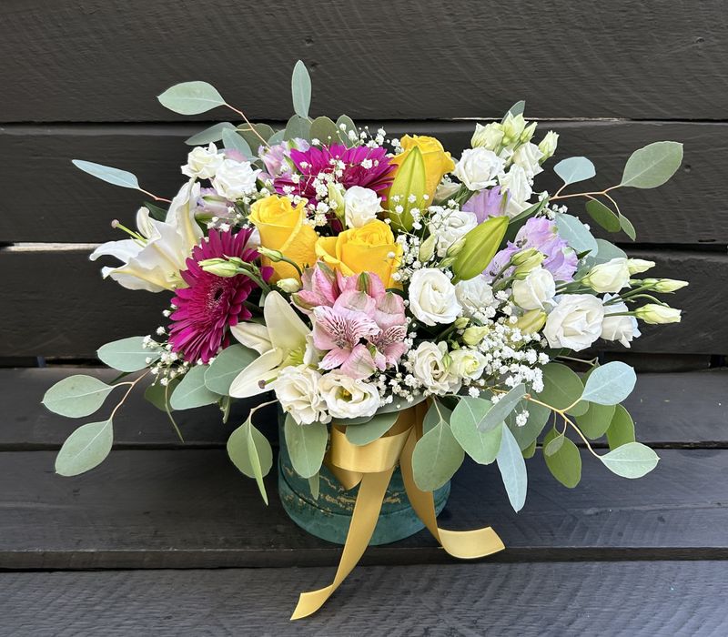 M01 - Mixed Flowers in a box