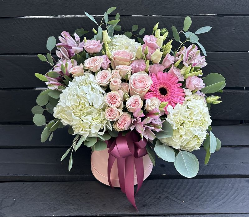 M04 - Mixed Flowers in a box