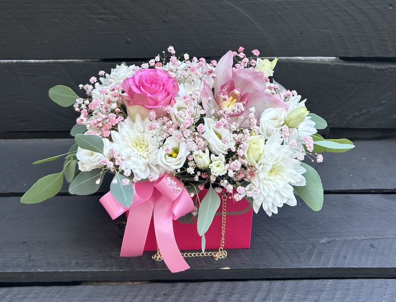 M06 - Mixed Flowers in a bag