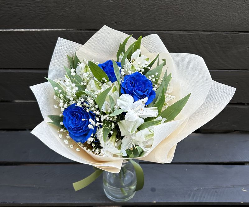 B04 - Mixed Flowers Bouquet