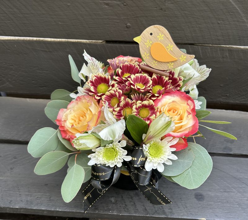 M01 - Mixed Flowers in a round box