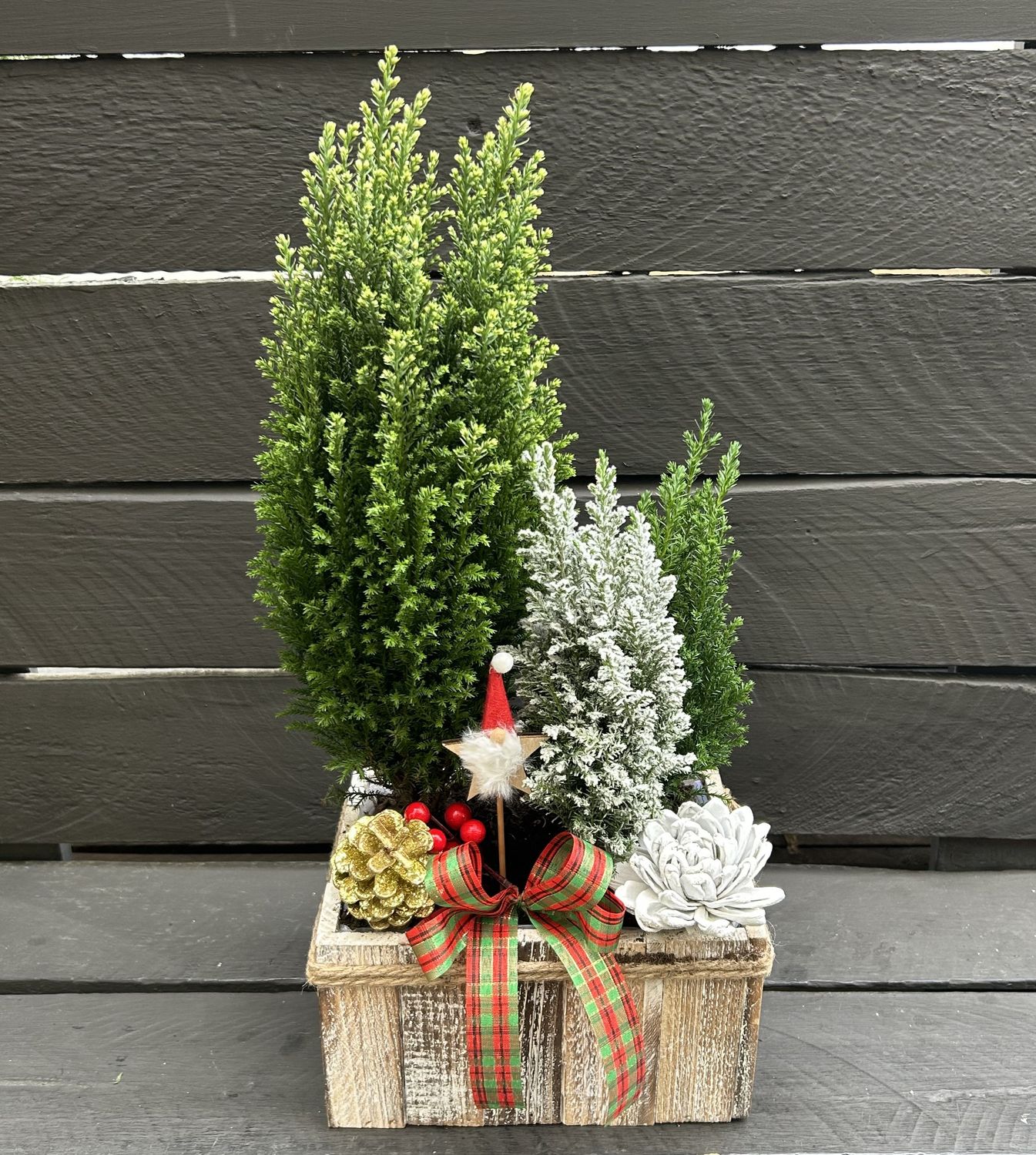 X03 - Christmas Arrangement