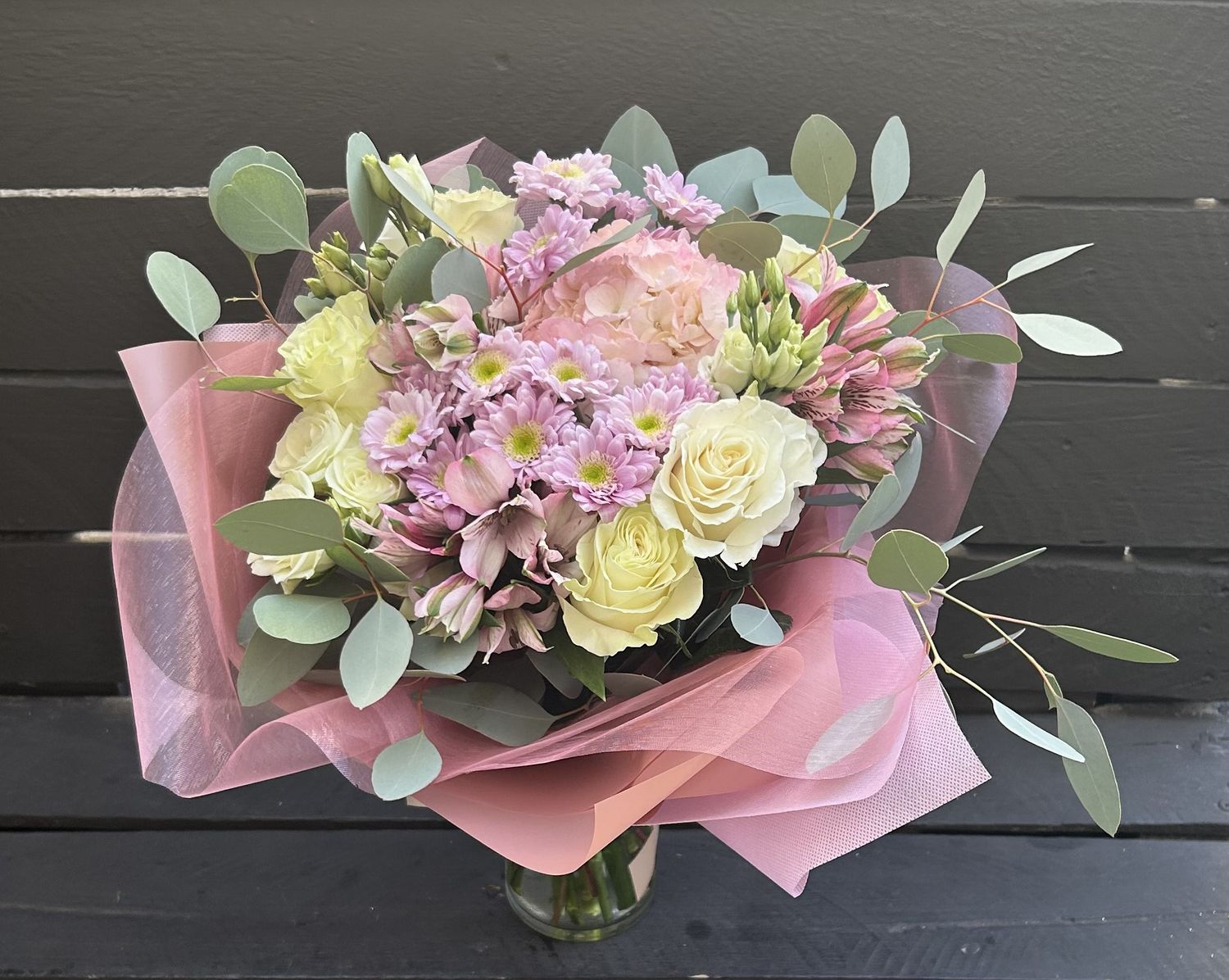 B03 - Mixed Flowers Bouquet