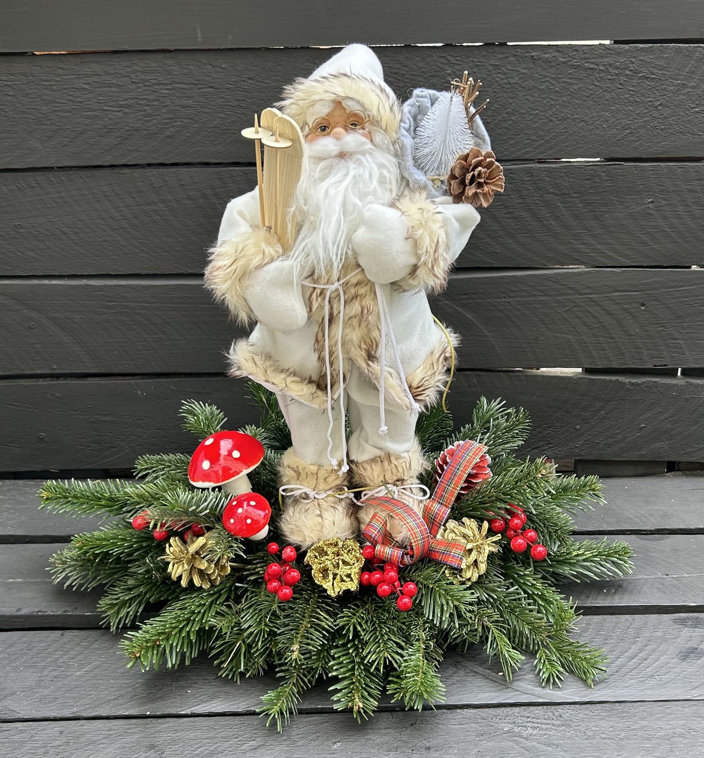 X13 - Christmas Arrangement