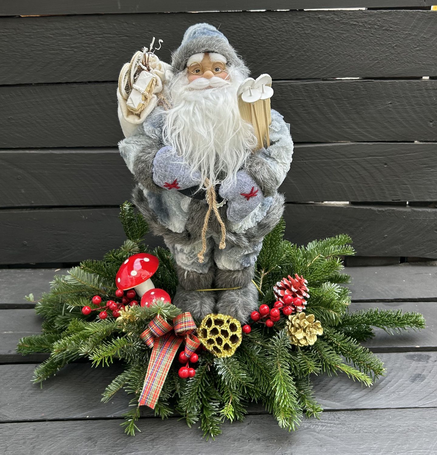 X15 - Christmas Arrangement