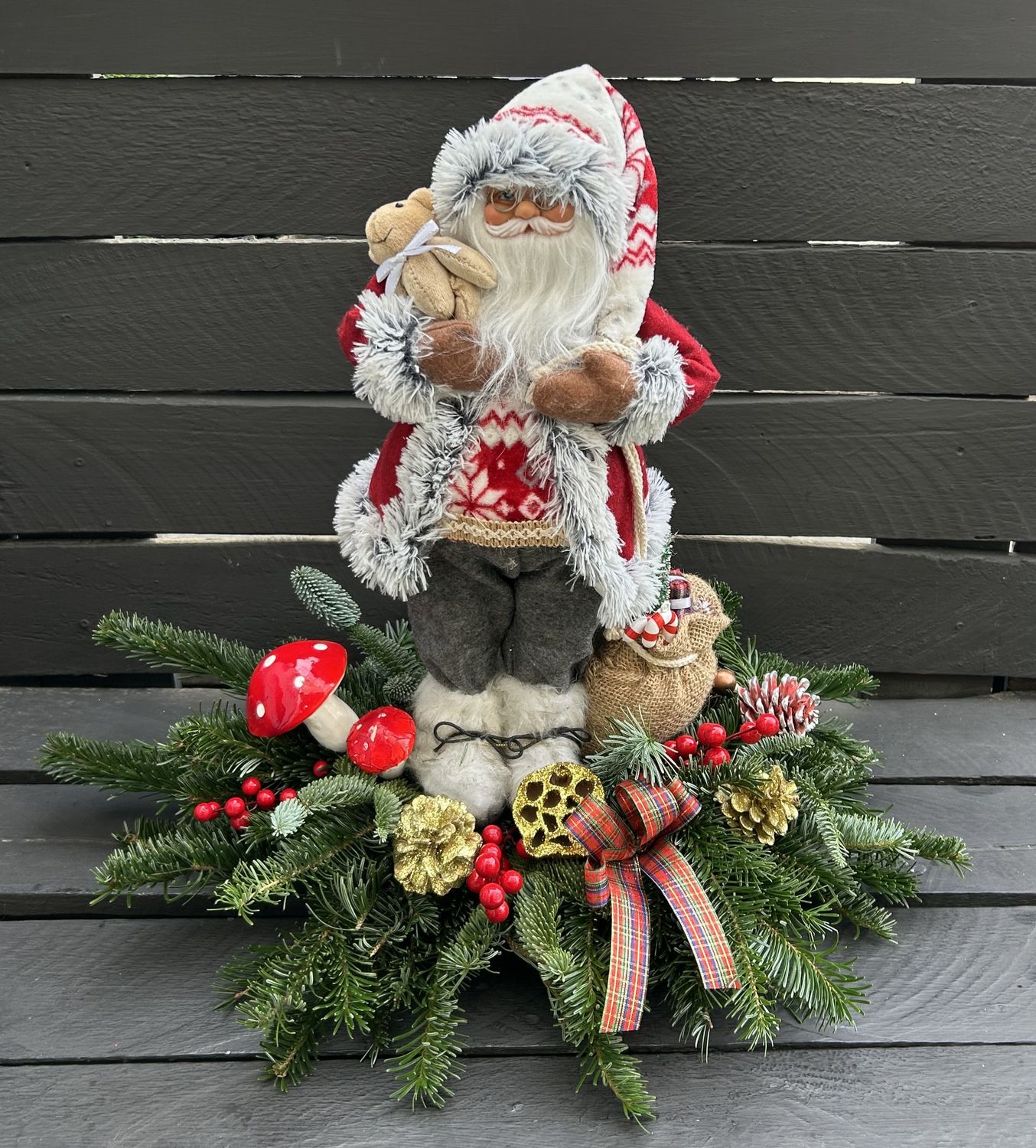 X12 - Christmas Arrangement