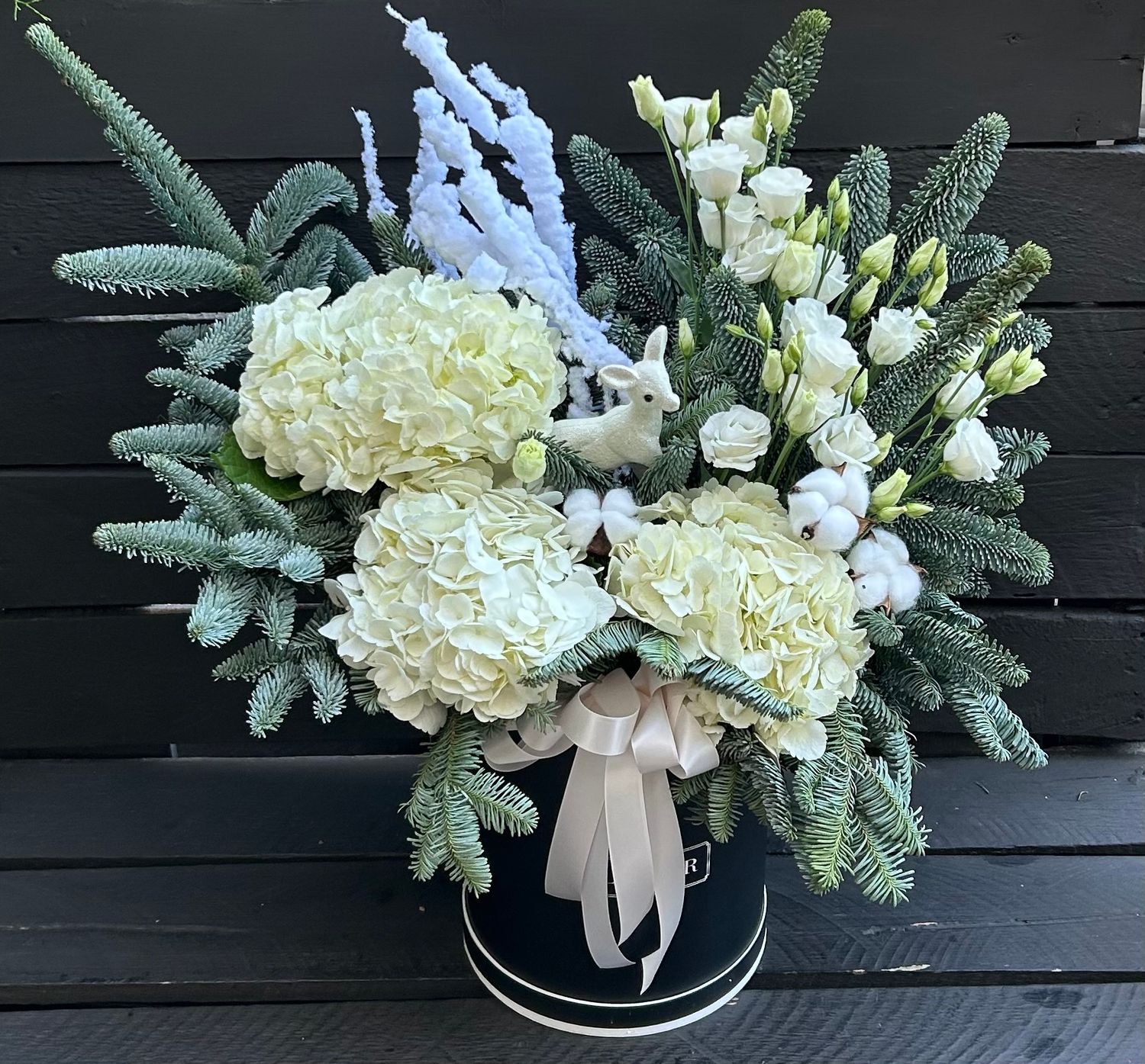 M08 - Mixed Flowers in a box (Christmas Mood)