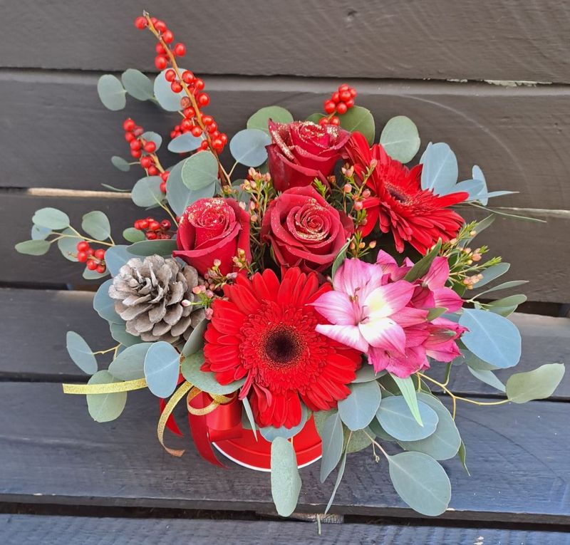 M01 - Mixed Flowers in a box