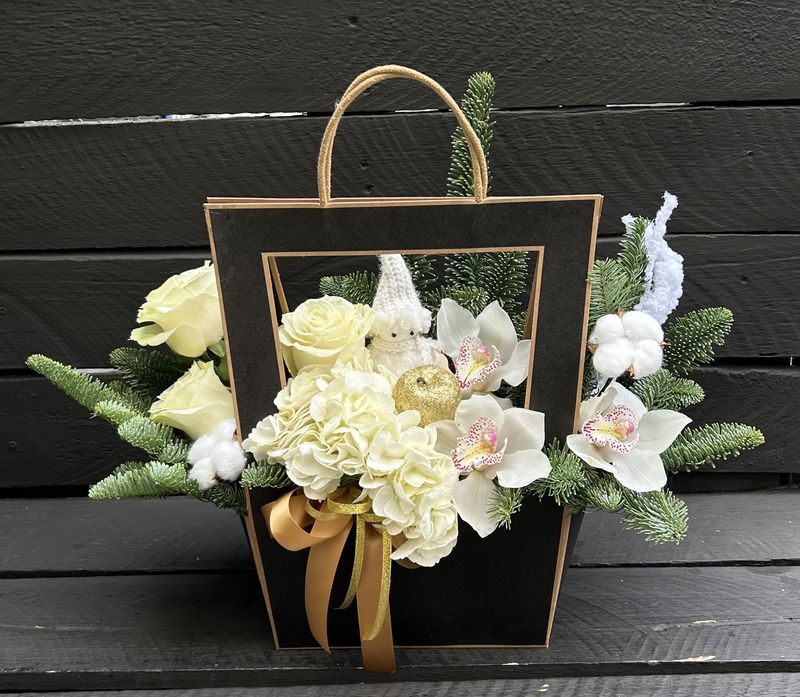 M03 - Mixed Flowers in a box