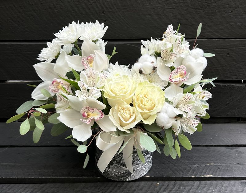 M05 - Mixed Flowers in a box