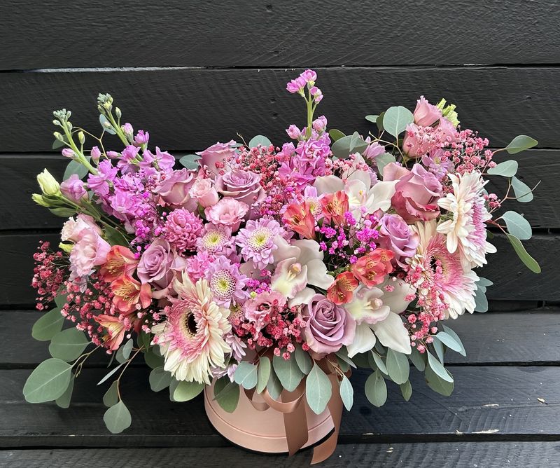 M06 - Mixed Flowers in a box