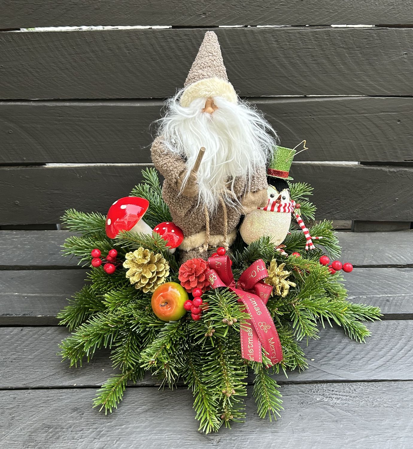 X26 - Christmas Arrangement