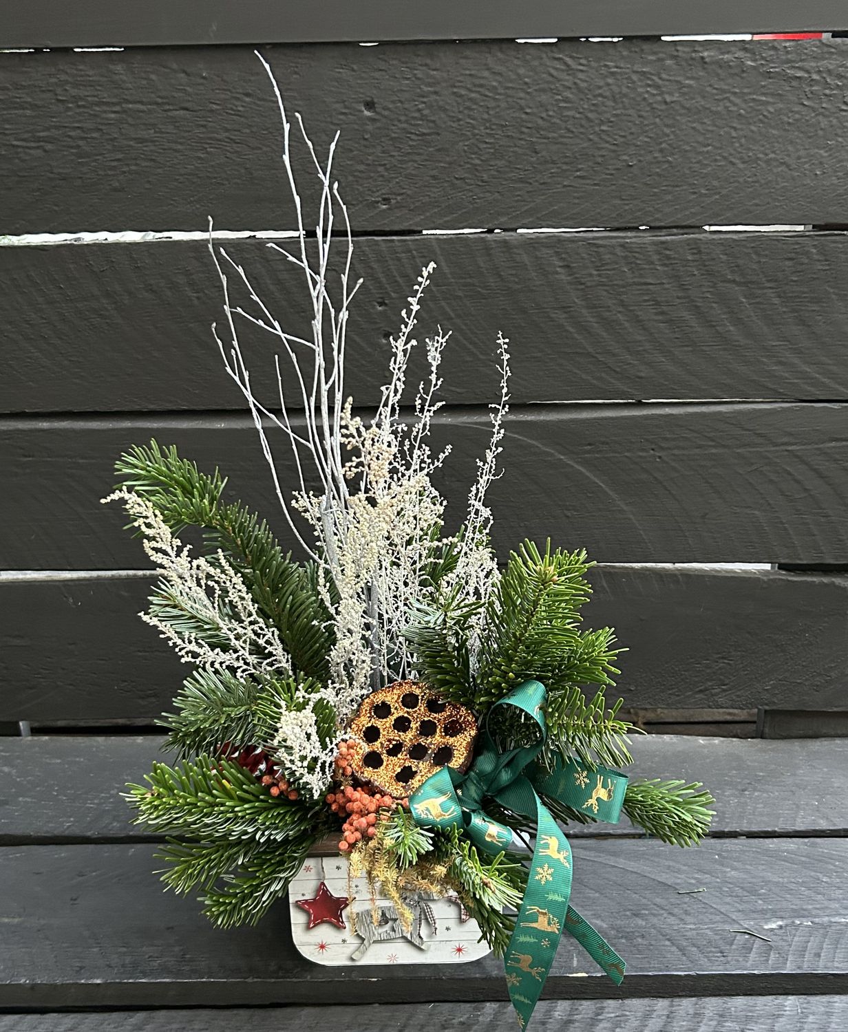 X08 - Christmas Arrangement