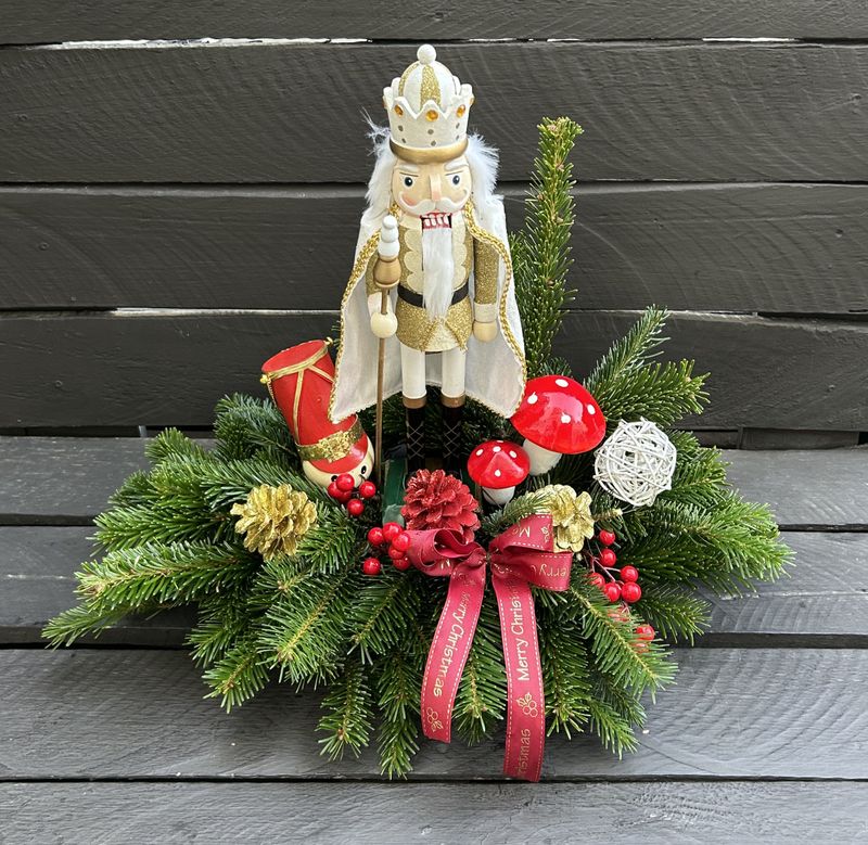 X23 - Christmas Arrangement