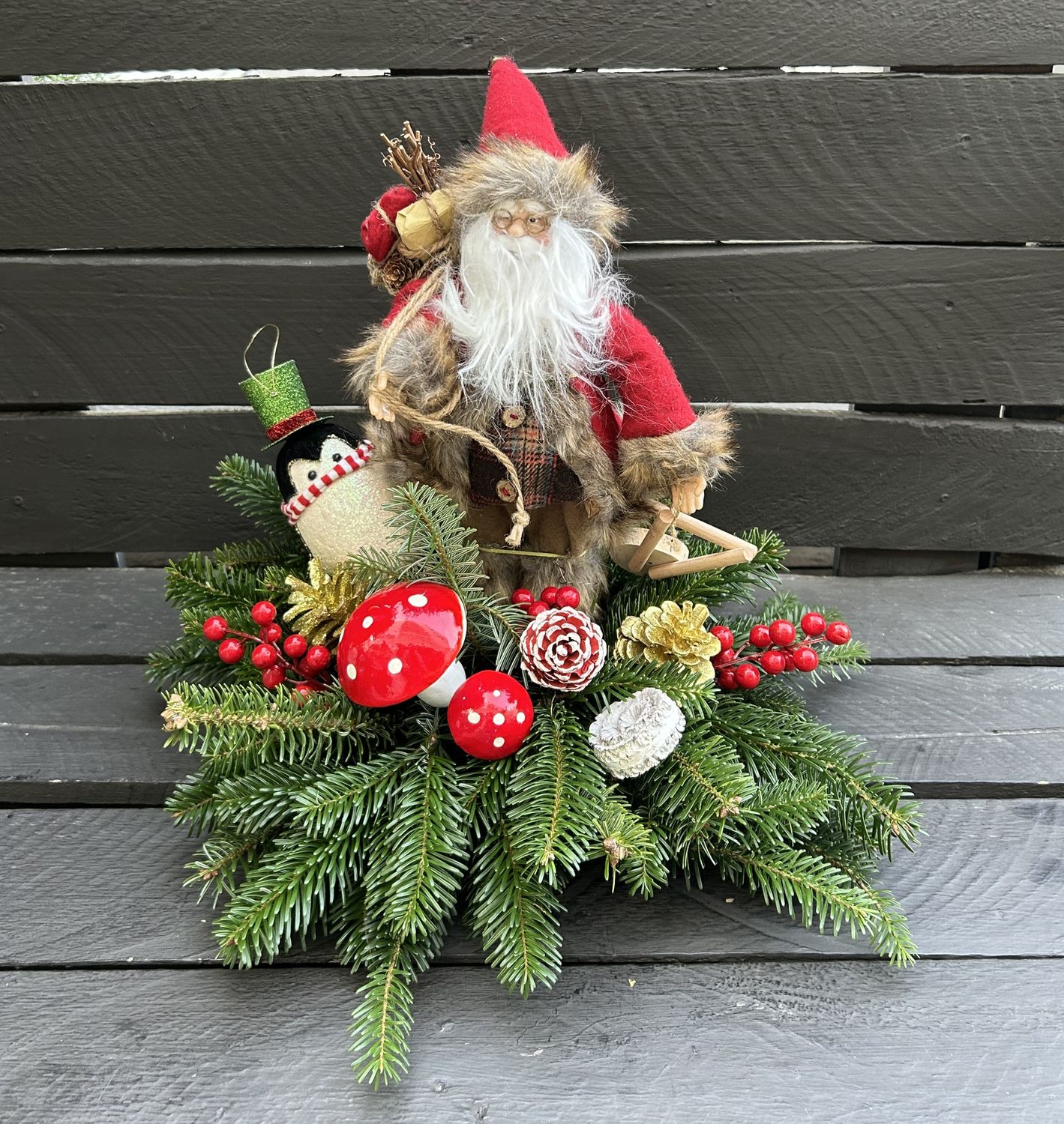 X24 - Christmas Arrangement